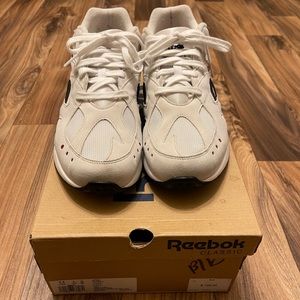 Size 11 Reebok Classic Aztrek Unisex